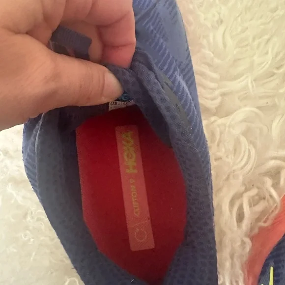 Hoka one one Clifton 9 wide- size 9.5 WIDE WIDTH - Picture 11 of 13